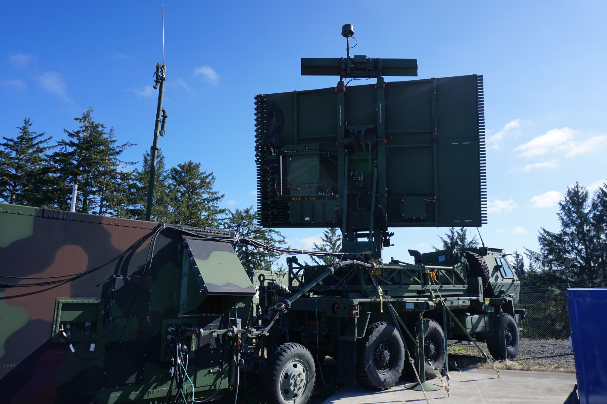 photo of TPS-75 radar on military vehicle