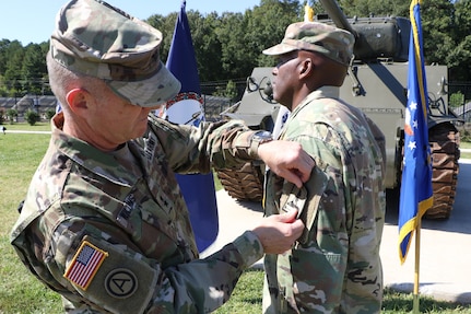 Ceremony introduces new Virginia National Guard HQs shoulder patch