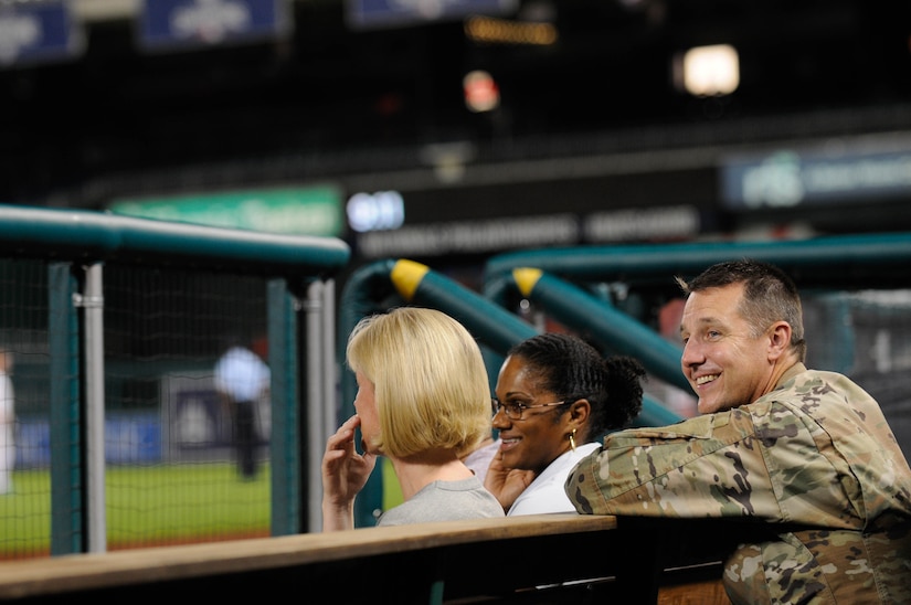 Washington Nationals recognize, honor Soldiers, Article