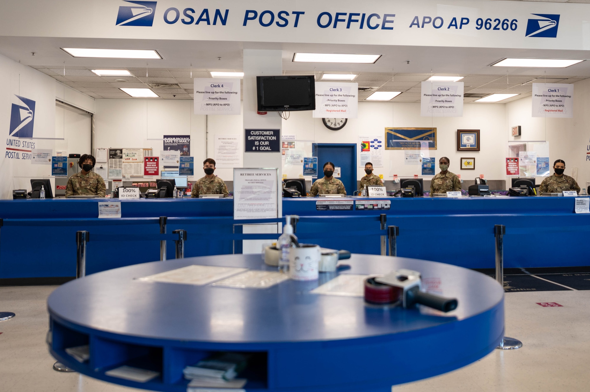 Osan Post Office implements paperless system > Osan Air Base > Article