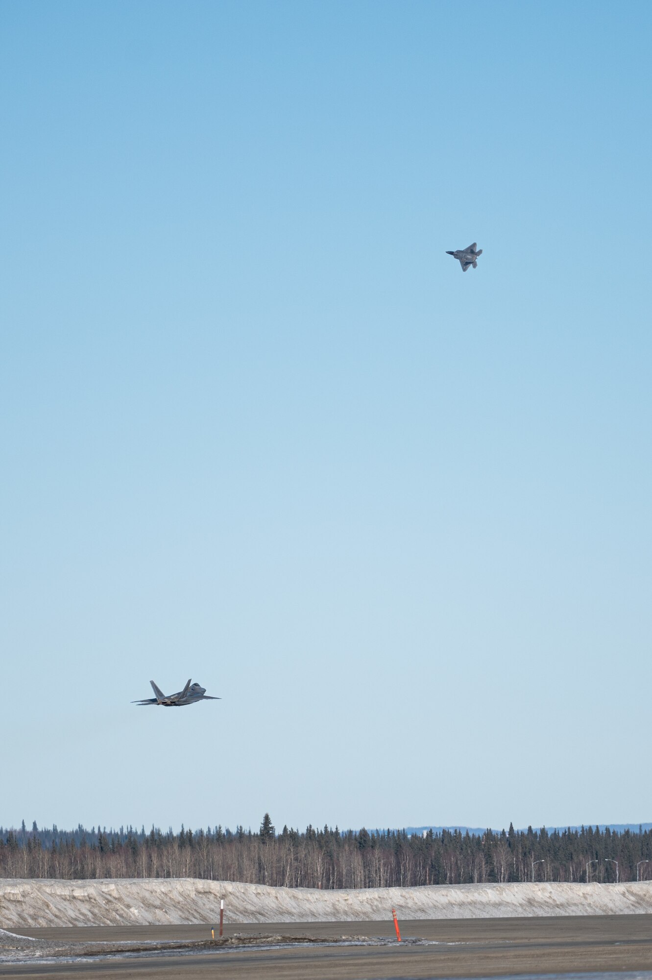3rd Wing’s F-22s take off from Eielson for Polar Force 22-4