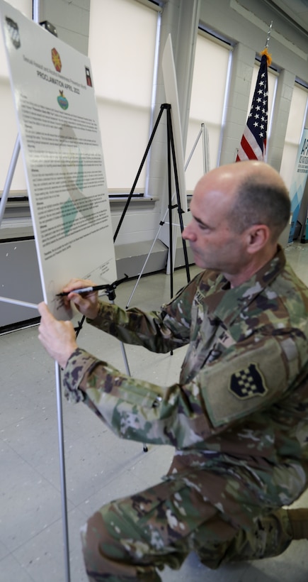 Army leaders sign sexual assault/alcohol awareness proclamation