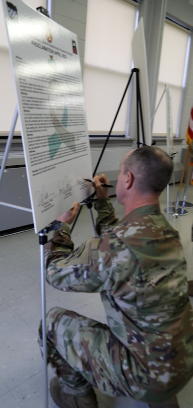 Army leaders sign sexual assault/alcohol awareness proclamation