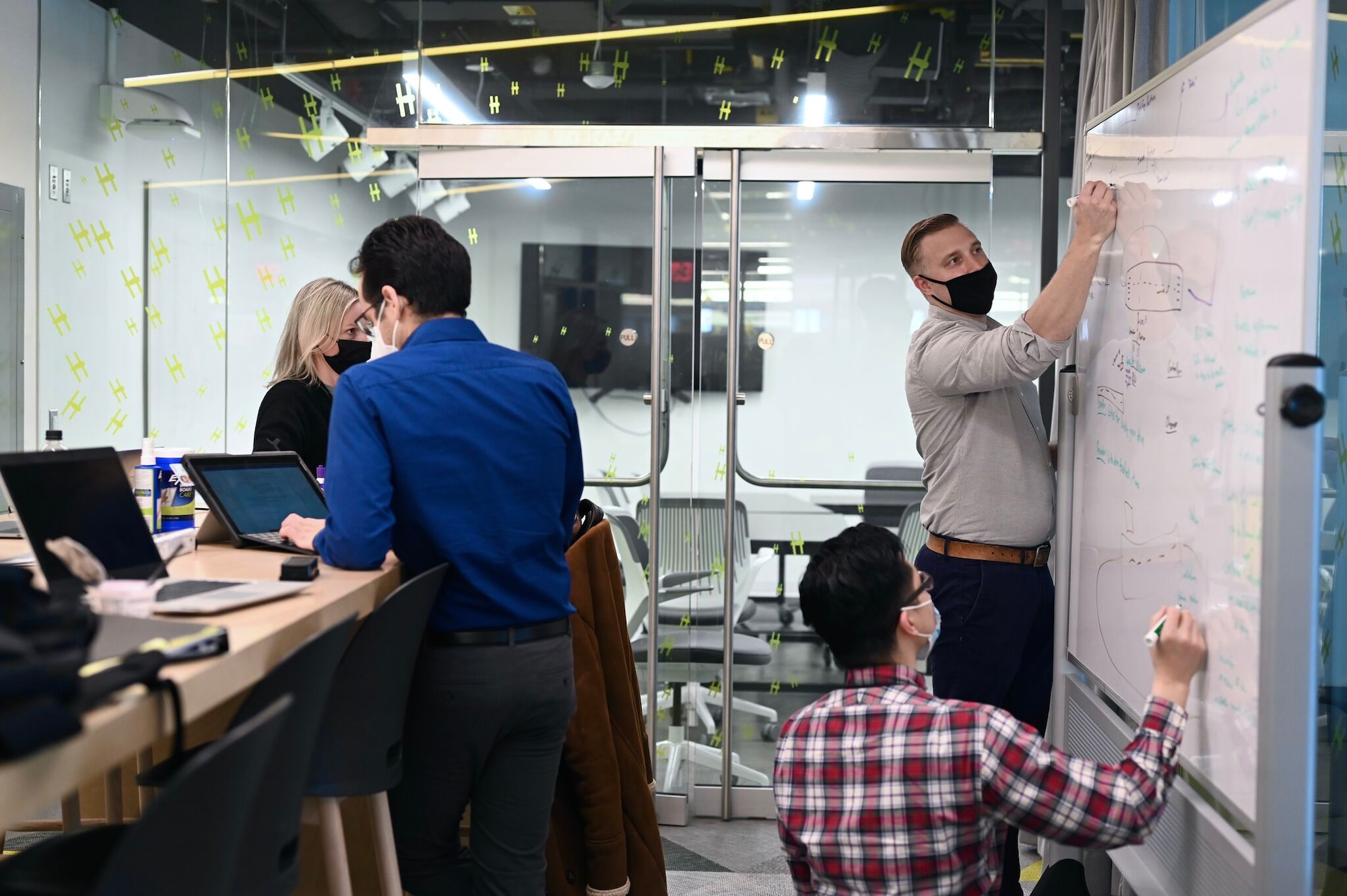 Test Airmen pitch AI solutions at DAF-MIT ideation workshop