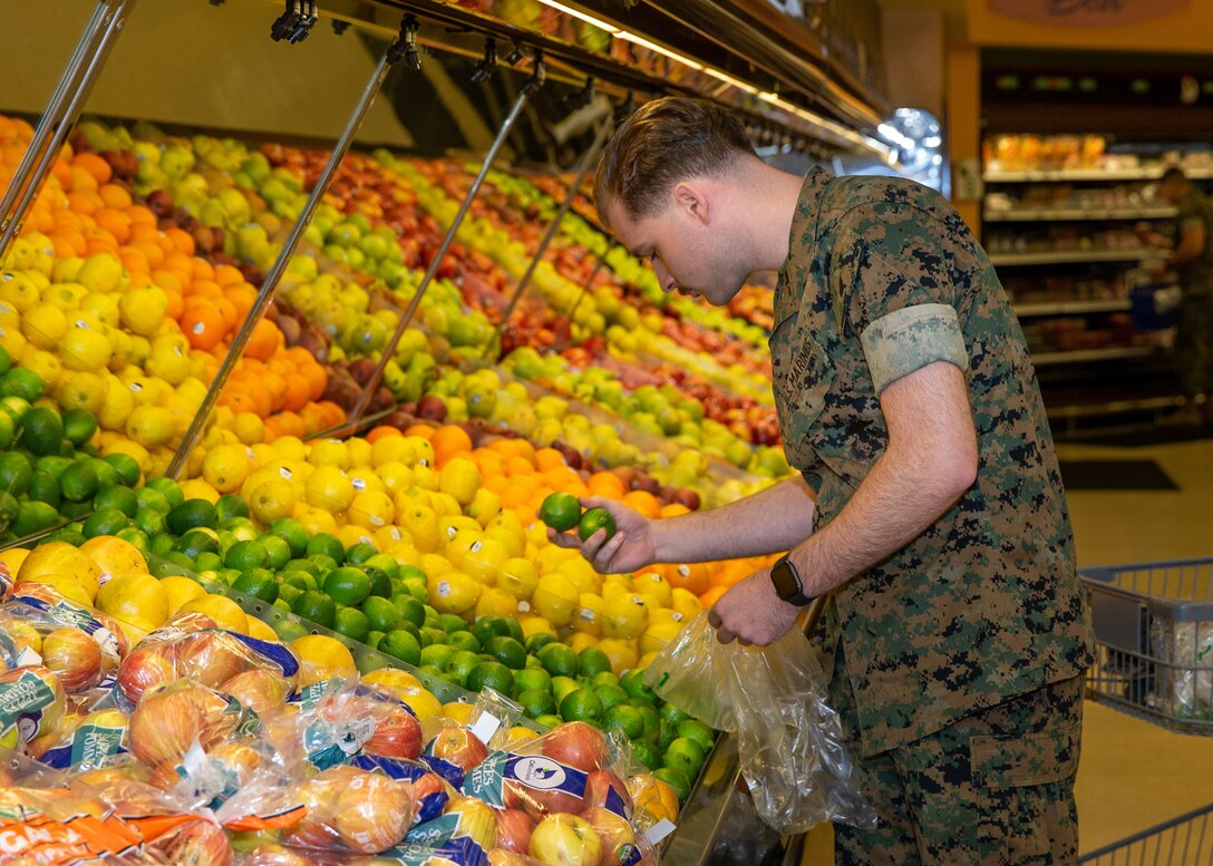U.S. Marines participate in a cooking competition hosted by the Single Marine Program in partnership with the Defense Commissary Agency on Marine Corps Base Quantico, Virginia, March 31, 2022. The event included a cooking, shopping, and nutrition based course; practical application; and a cooking competition. During the competition, the Marines had one and a half hours to make a week's’ worth of breakfasts, lunches, dinners, and snacks using only an Instant Pot and microwave. (US Marine Corps photo by Lance Cpl. Kayla LaMar)