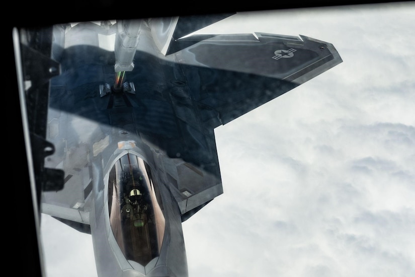 F-22 Raptor receives boom