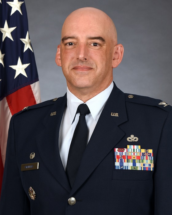 Colonel Michael R. Staples biography photo