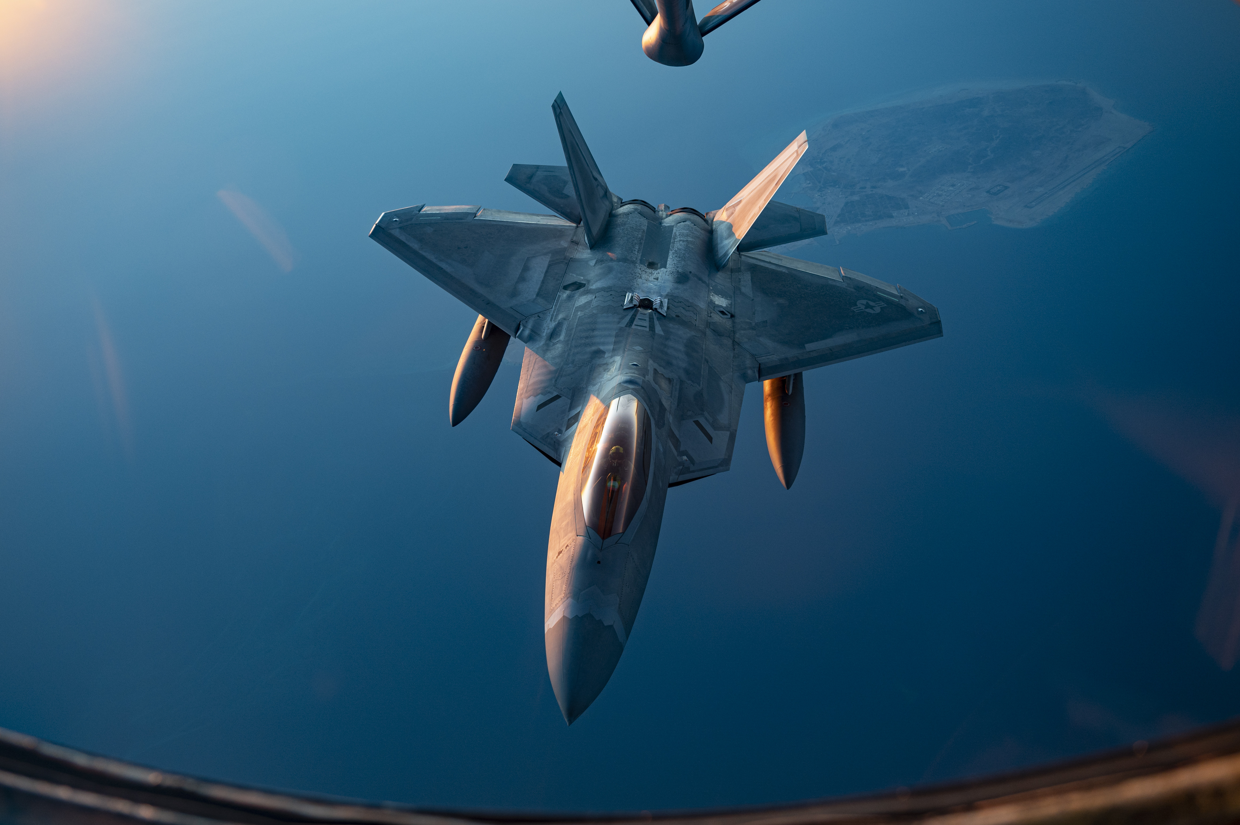 Thunderbirds fly in formation