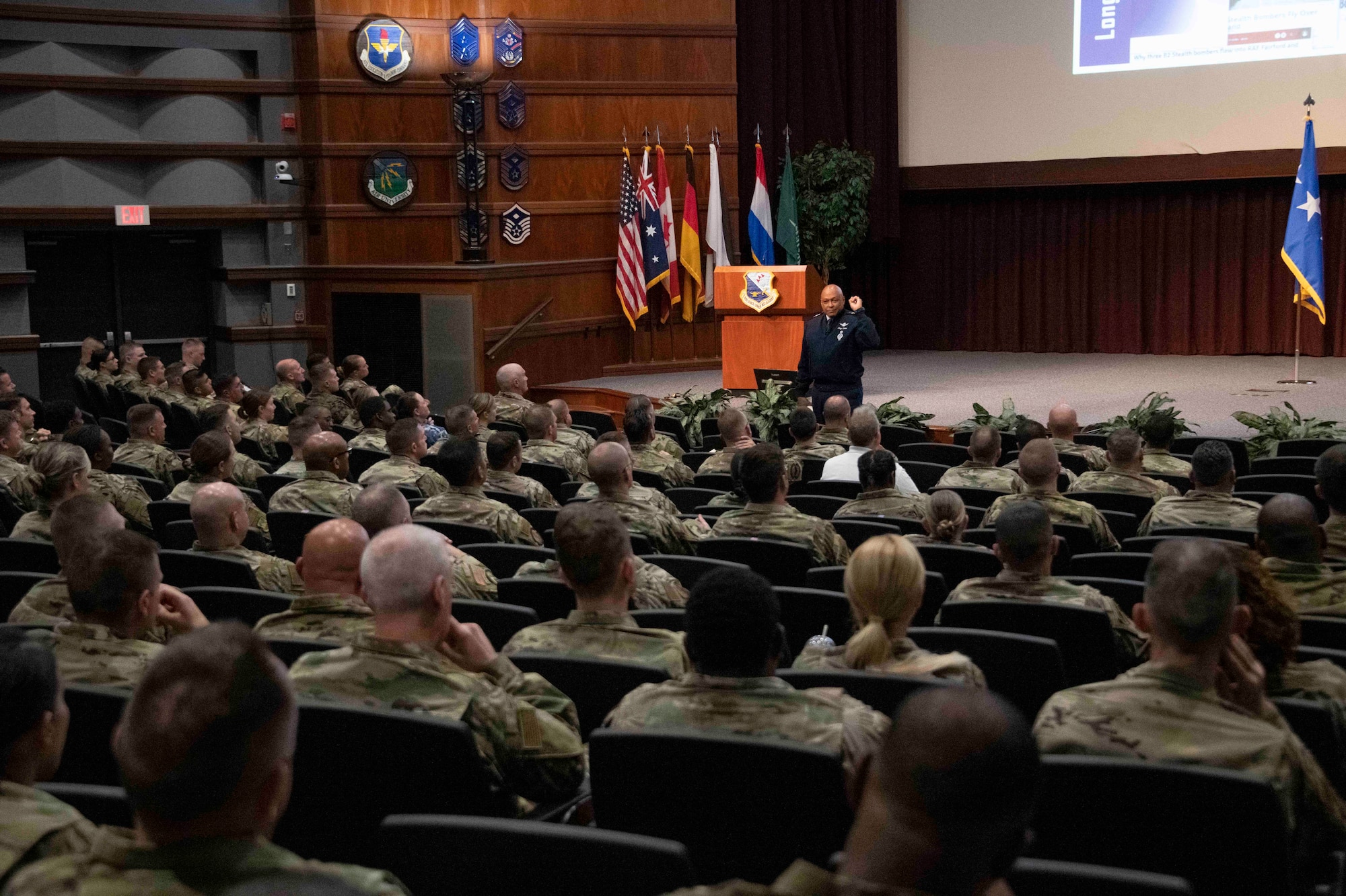 Gen. Anthony Cotton, U.S. Air Force Global Strike Command and Commander, Air
Forces Strategic-Air, U.S. Strategic Command commander, speaks with students during the Chief’s Leadership Academy’s beta test of the Strategic Leader Course on Gunter Annex April. 1, 2022. The goal of SLC is to prepare Senior Enlisted Leaders for joint, all domain warfighting excellence through education, inspiration and professional development