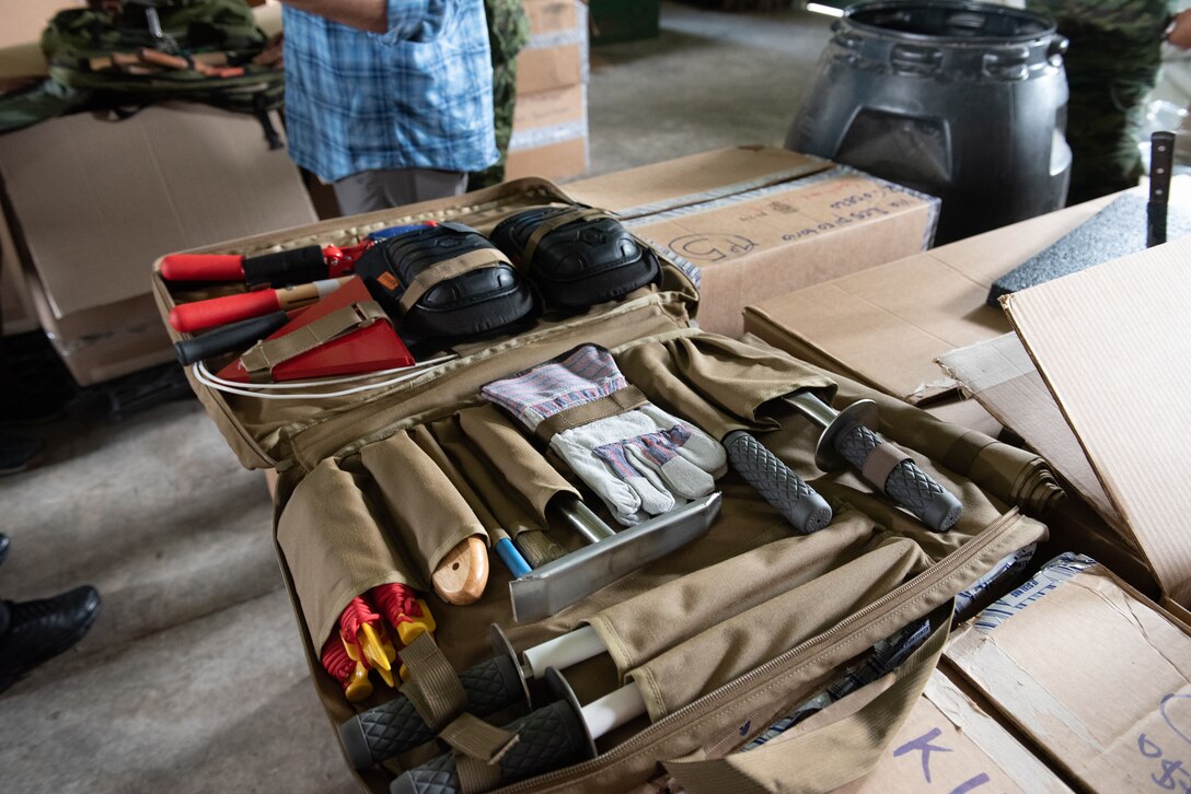 This kit is part of new demining equipment transferred from U.S. Southern Command to the Ecuadorian Army on Feb 23, 2022 in Sangolquí, Ecuador. The kit has improved tools and is lighter to carry as the demining soldiers travel through the jungle. (U.S. Air National Guard photo by Lt. Col. Allison Stephens)