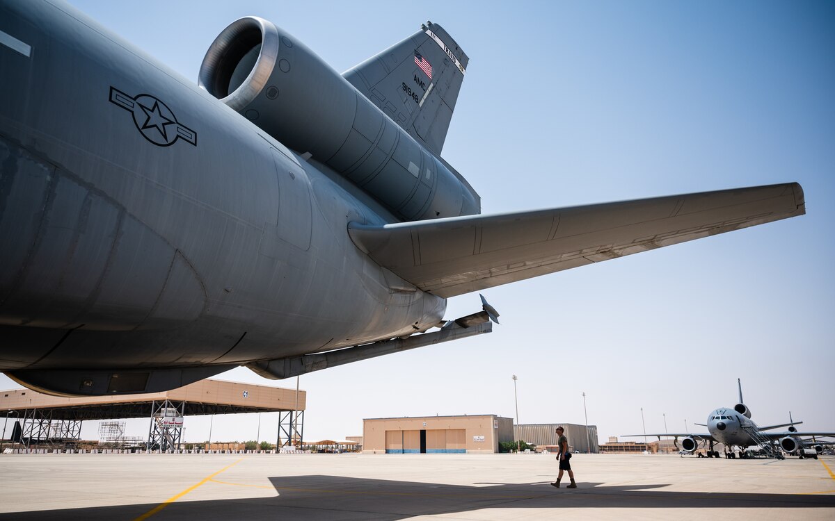Airmen fly final McGuire AFB KC-10 deployment sortie > Joint Airmen fly final McGuire AFB KC-10 deployment sortie > Joint