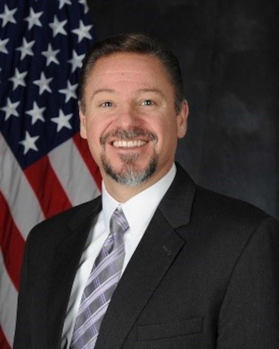 This is the official portrait of Jeffery Domm.