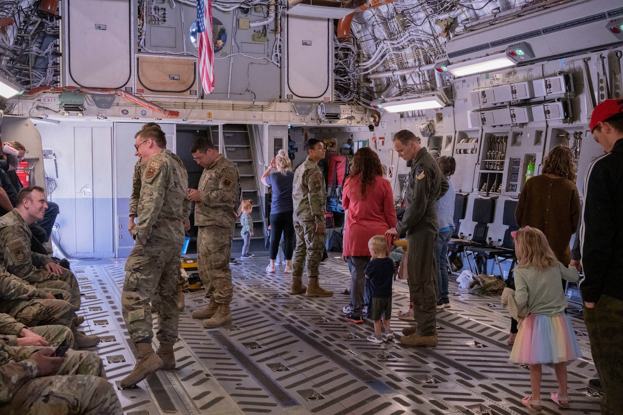 97th AMW Hosts a Pet the Jet Event