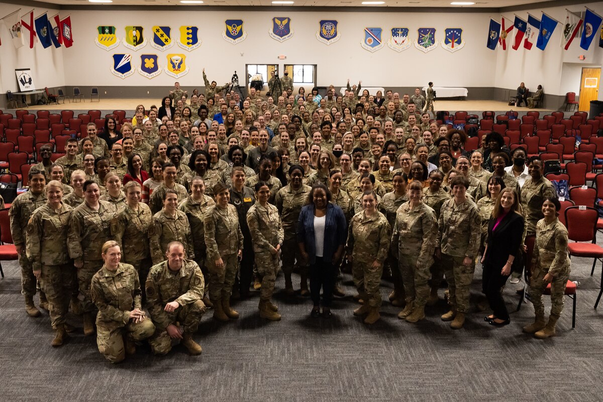 2022 Women’s Leadership Symposium promotes authenticity > Air Force