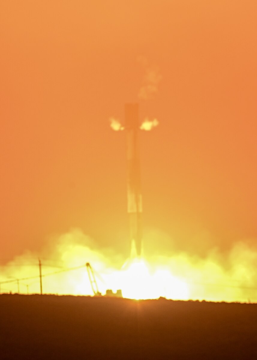 ナノセカンド Forum Low Pal Norte Photos: NROL-45 payload fitted atop Delta 4 for launch