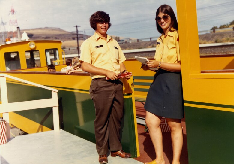 The first tour guides for Les Dalles Portage Railroad were student volunteers from high-school and college.