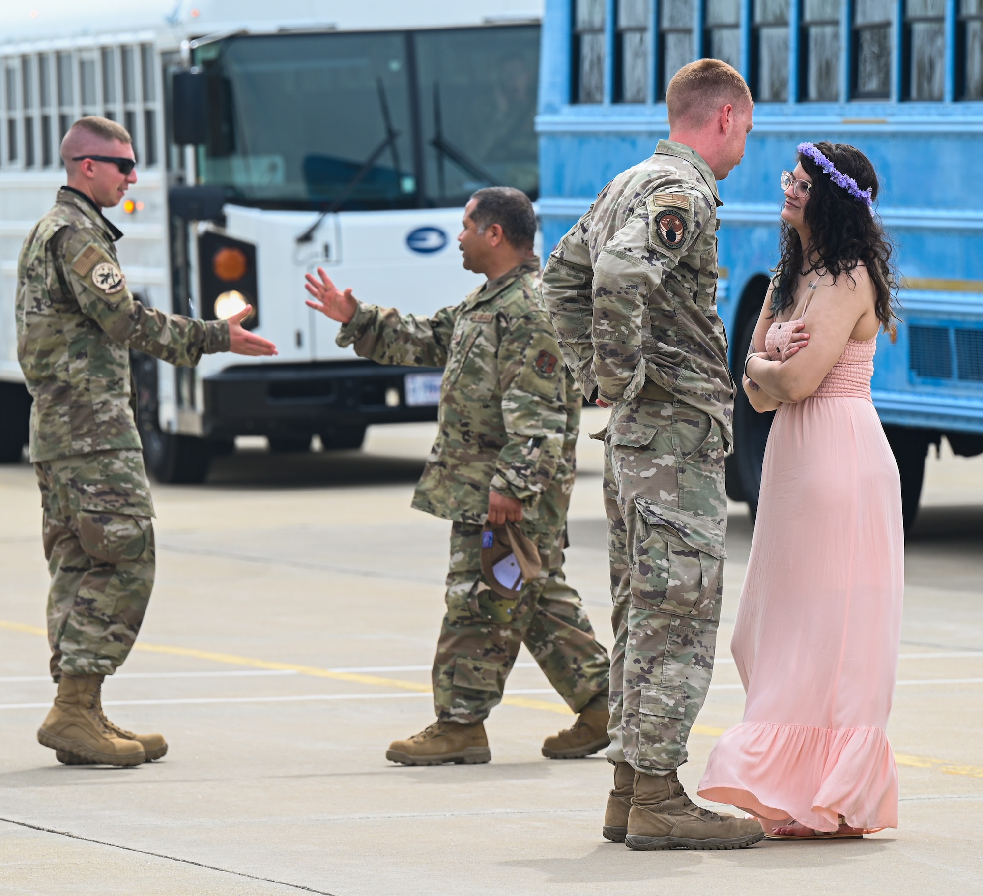 Airmen greet loved ones