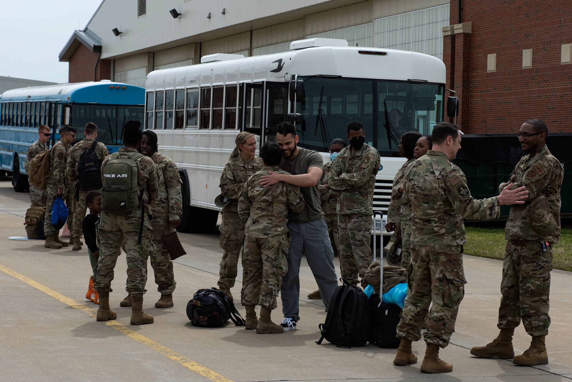 Airmen greet loved ones