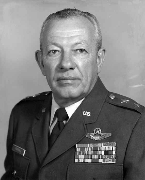 This is the official portrait of Maj. Gen. Roy M. Marshall.