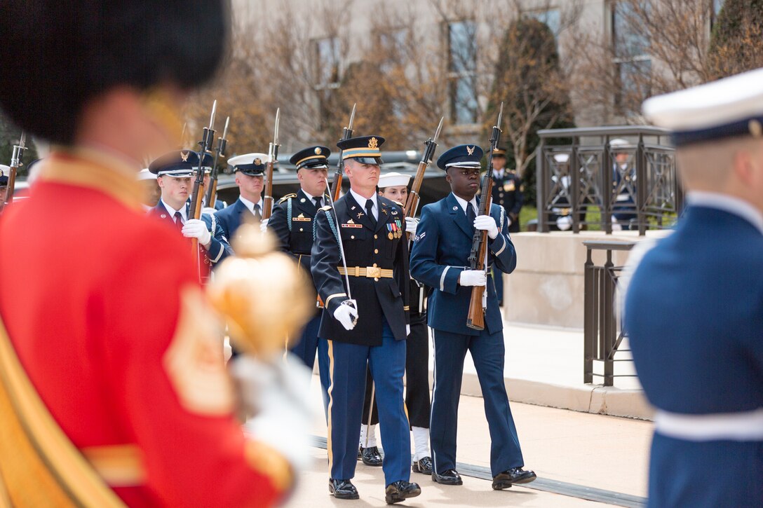 Enhanced cordon arrival ceremony for Ukrainian Prime Minister Denys Shmyhal at the Pentagon on April 21, 2022.