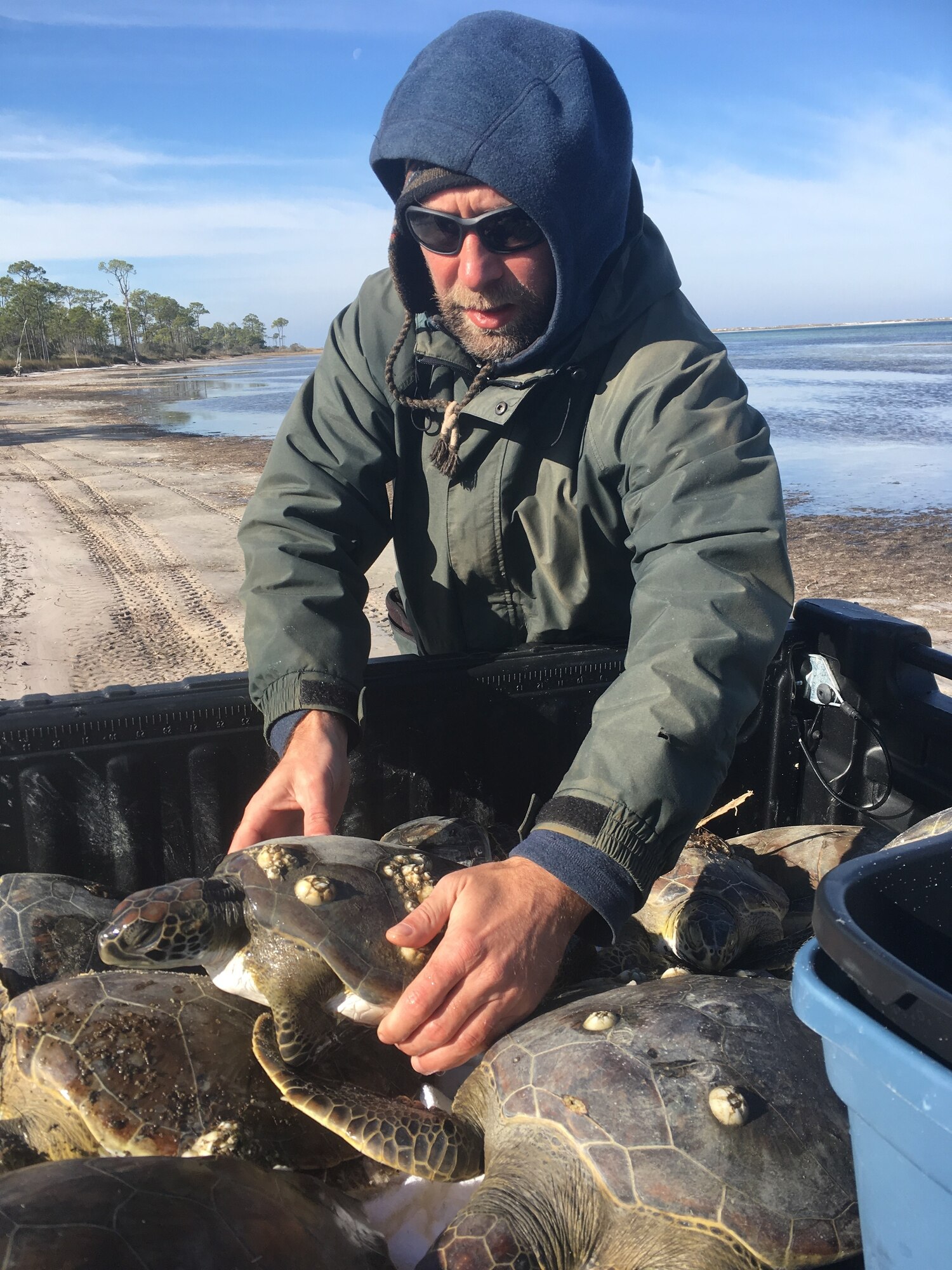 Man holding a turtle