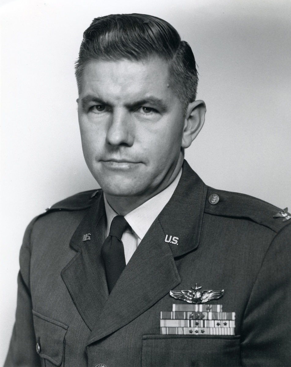 This is the official portrait of Brig. Gen. Loran D. Briggs.