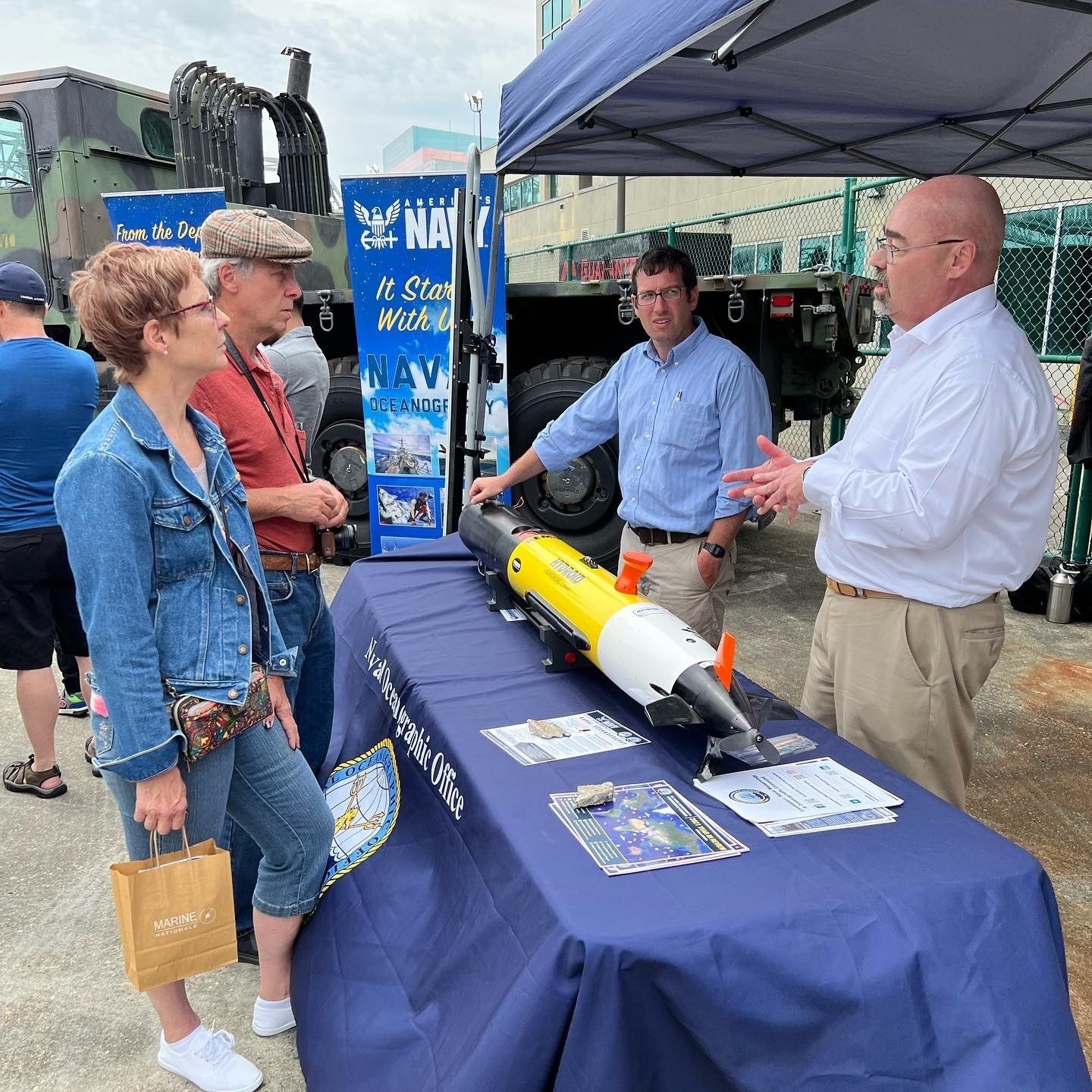 NEW ORLEANS —— The city of New Orleans hosted Navy Week 2022 and U.S. Naval Meteorology & Oceanography Command (Naval Oceanography) attended with a full static display on the Julia Street  pier next to the Arleigh-Burke-class destroyers USS Farragut and USS Lassen, USCG Cutter Daniel Tarr, and French Naval Vessel La Combattante, April 18-22. 

The weeklong series of events kicked-off Monday with a formal press conference attended by the Mayor of New Orleans—RDML Ron Piret, Commander, Naval Meteorology & Oceanography Command—and other U.S. Navy and Coast Guard commanders.