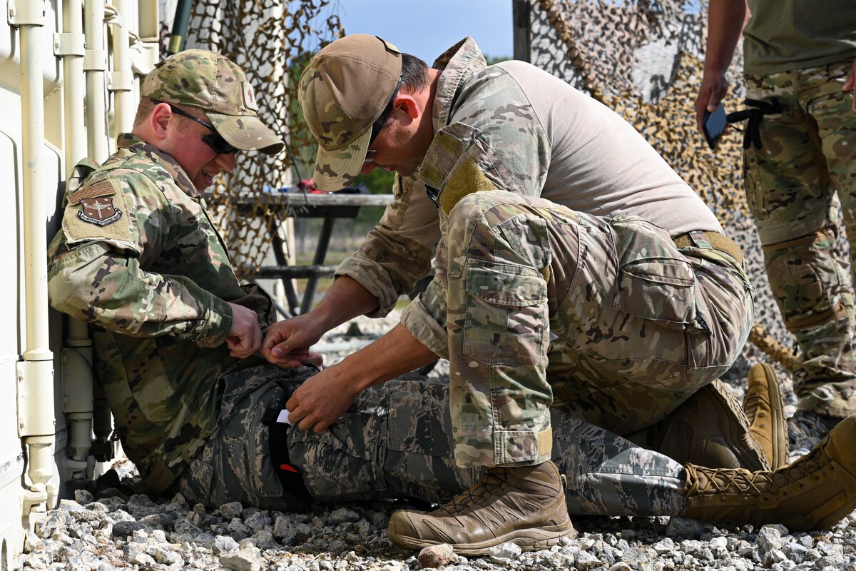 Little Rock EOD receives advanced medical certification gt Little Rock