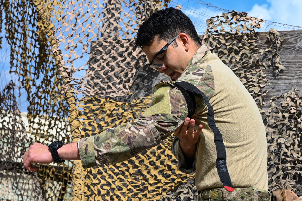 Little Rock EOD receives advanced medical certification gt Little Rock