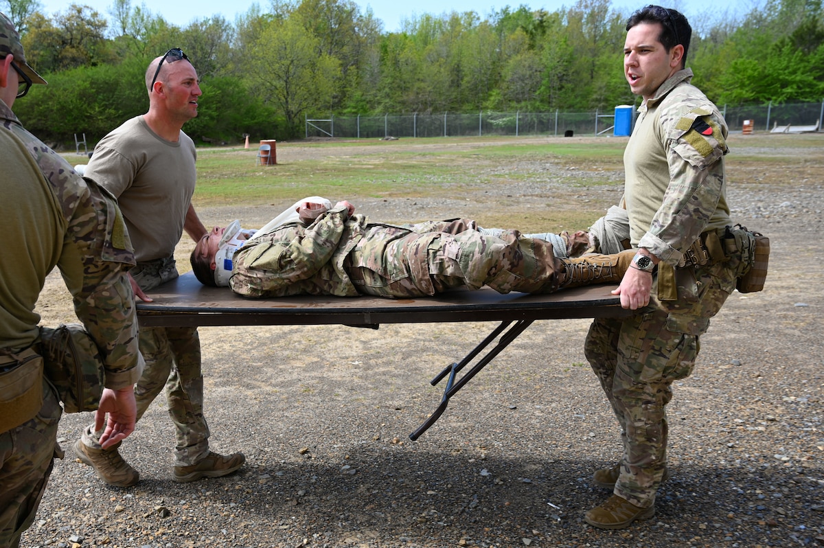 Little Rock EOD receives advanced medical certification gt Little Rock