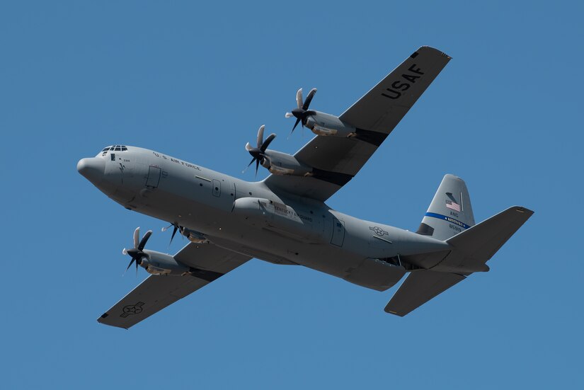 A new U.S. Air Force C-130J Super Hercules from the Kentucky Air National Guard’s 123rd Airlift Wing performs an aerial demonstration over the Ohio River in downtown Louisville, Ky., April 23, 2022 as part of the Thunder Over Louisville air show. This year’s event celebrated the 75th anniversary of the United States Air Force. (U.S. Air National Guard photo by Dale Greer)