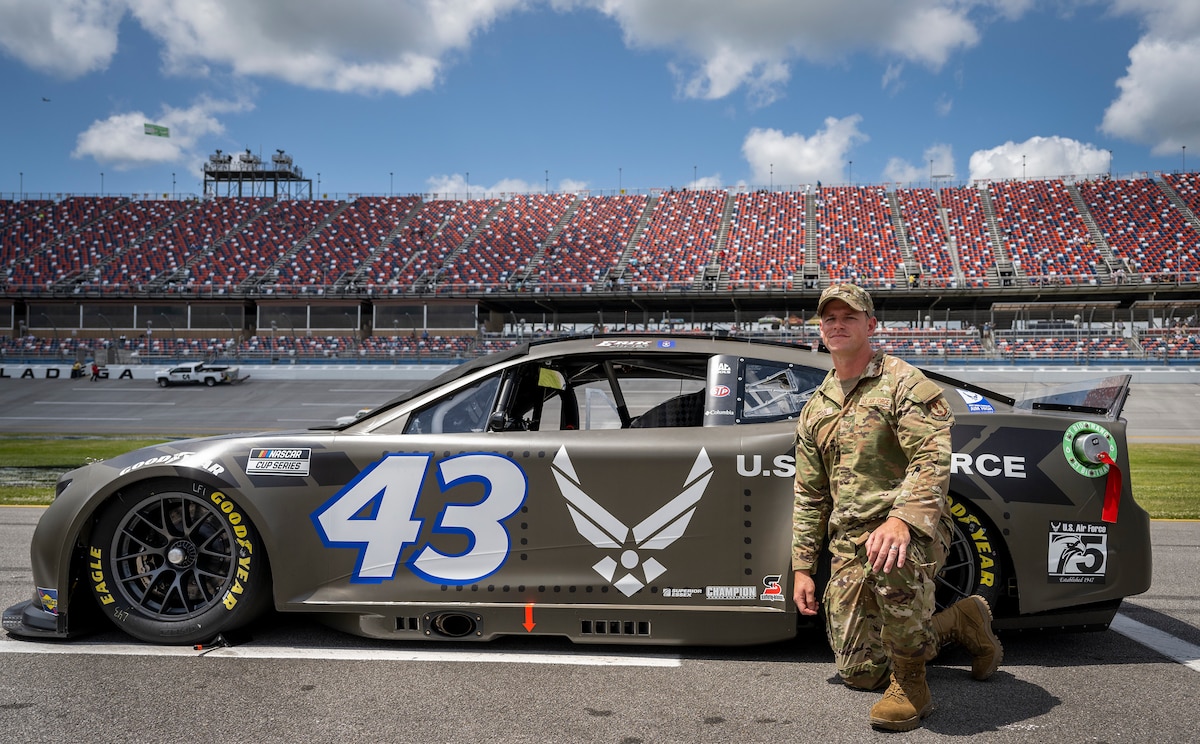 Airman paint scheme design at Talladega