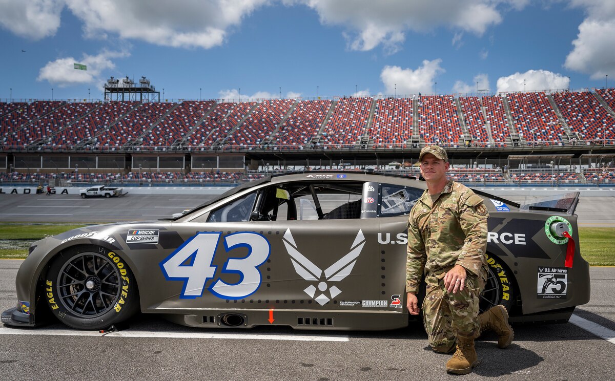 Airman paint scheme design at Talladega