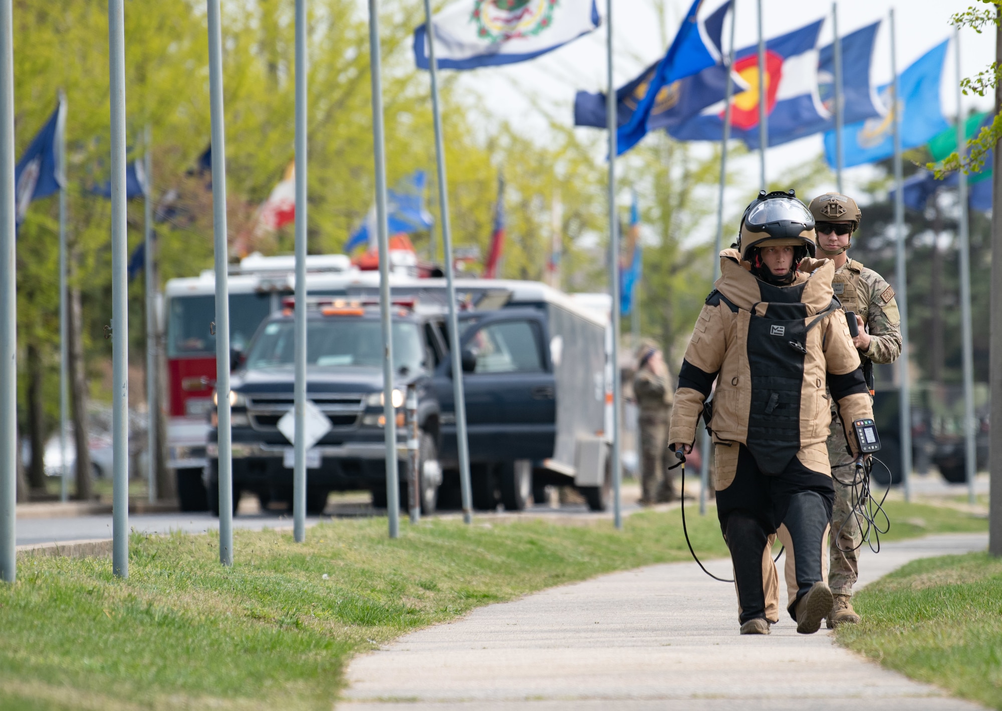 Members assigned to the 8th Fighter Wing respond to a simulated small unmanned aircraft system (sUAS) threat during routine training at Kunsan Air Base, Republic of Korea, April 21, 2022.