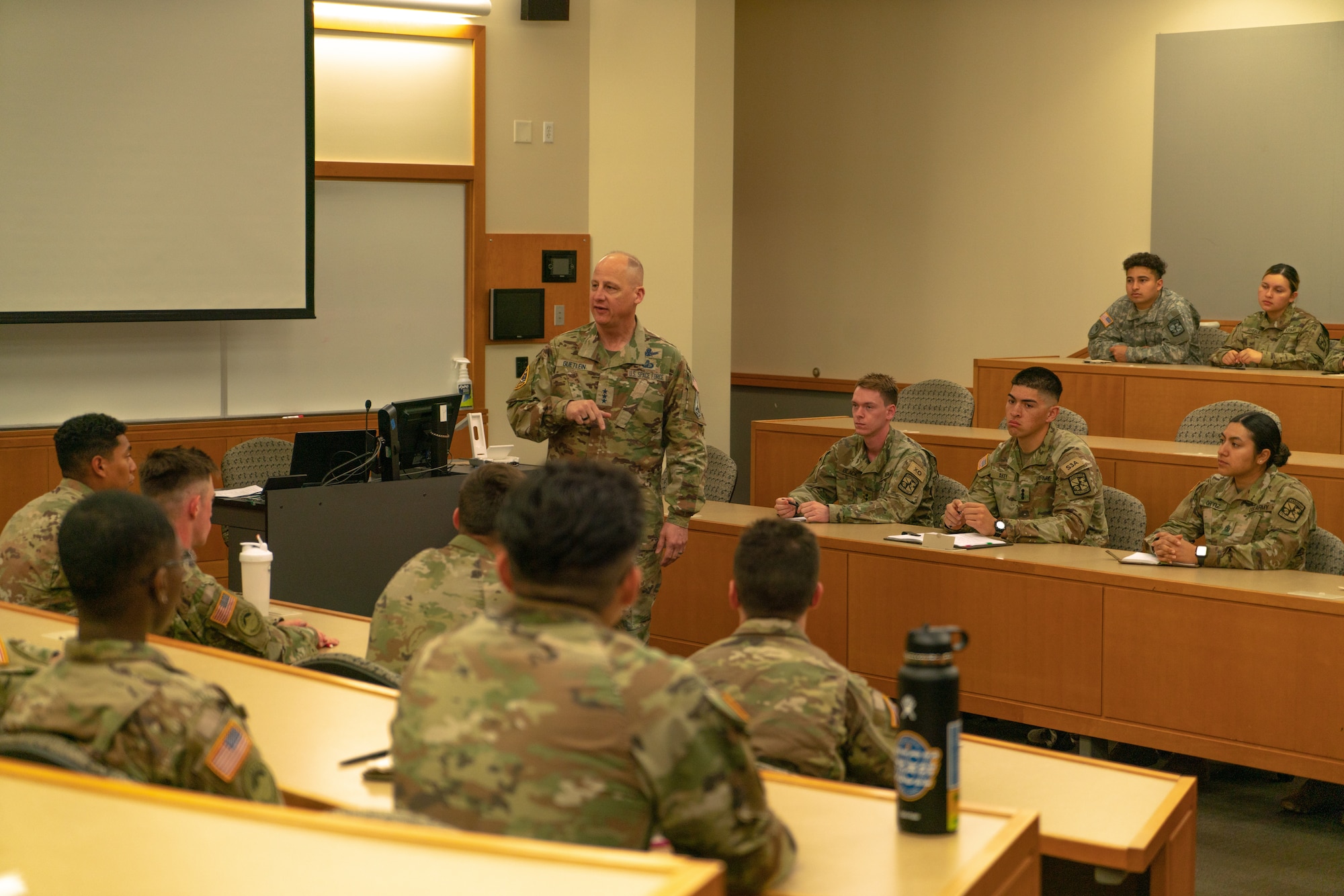 University of Oregon Army ROTC cadets listen as Lt. Gen Michael A. Guetlein shares experience about leadership including the value that unique perspectives and opinions bring to a team.