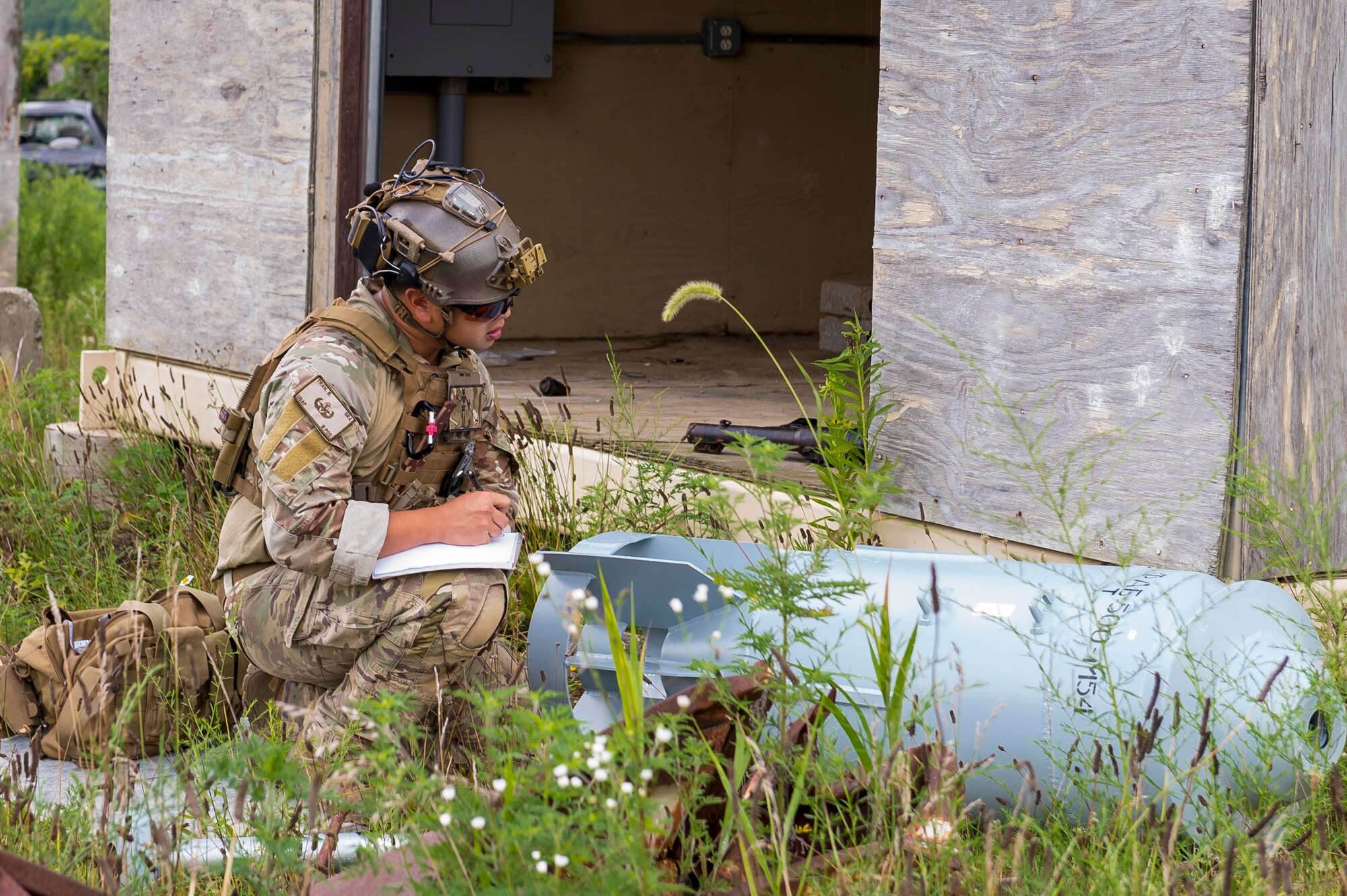 Hill AFB wins first national AF EOD title.