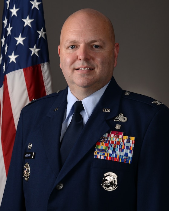 Col. Robert Meadows Official Photo (Air Force Photo by A1C Brenden Beezley)