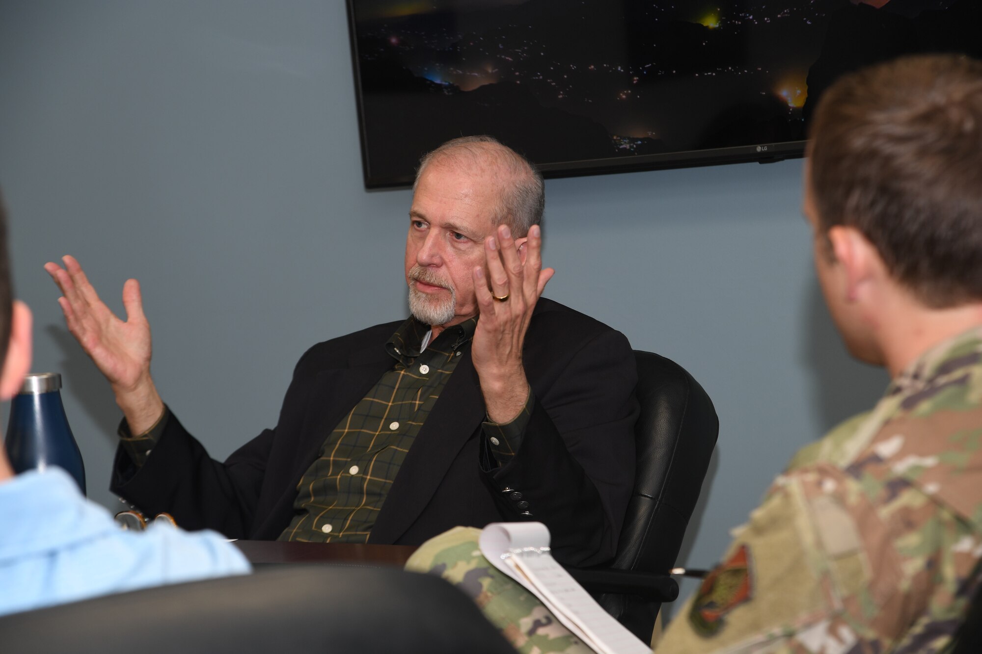 Dr. Timothy Strongin, USAF, Col, Retired and a pioneer Air Force Aviation Psychologist was on hand to provide his thoughts to class