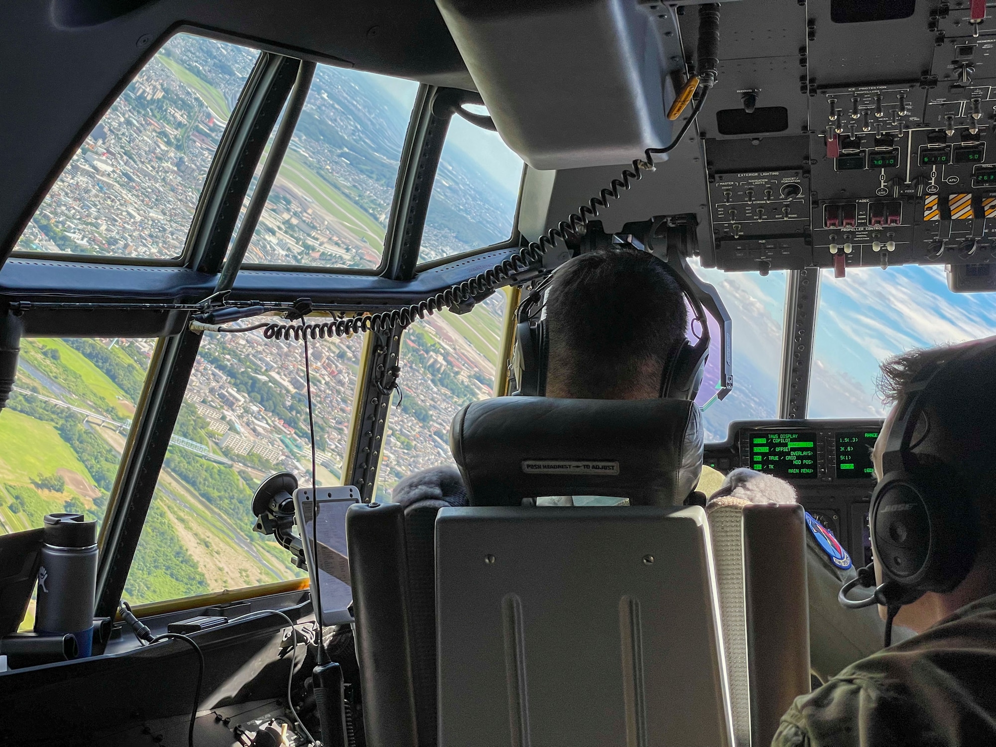 A pilot's viewpoint as he banks the plane left