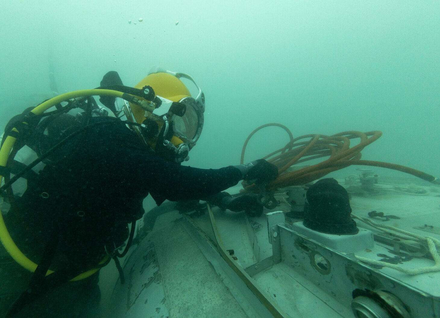 NAVSAFECOM Ensures Safe Diving Fleetwide > United States Navy > News ...