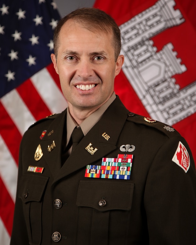 Official photo of USACE-Albuquerque District Commander Lt. Col. Jerre V. Hansbrough.