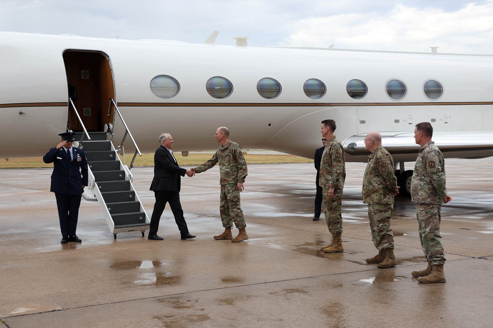 Secretary of the Air Force Frank Kendall arrives at Tinker Air Force base and is greeted by Gen. Duke Richardson, Air Force Materiel Command Commander, Lt. Gen. Tom Miller, Air Force Sustainment Center Commander, Maj. Gen. Jeff King, Oklahoma City Air Logistics Complex Commander, and Col. G. Hall Sebren, 72 Air Base Wing Commander.