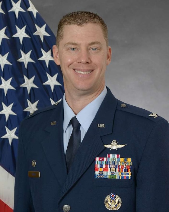 Official photo of Colonel Kyle Grygo