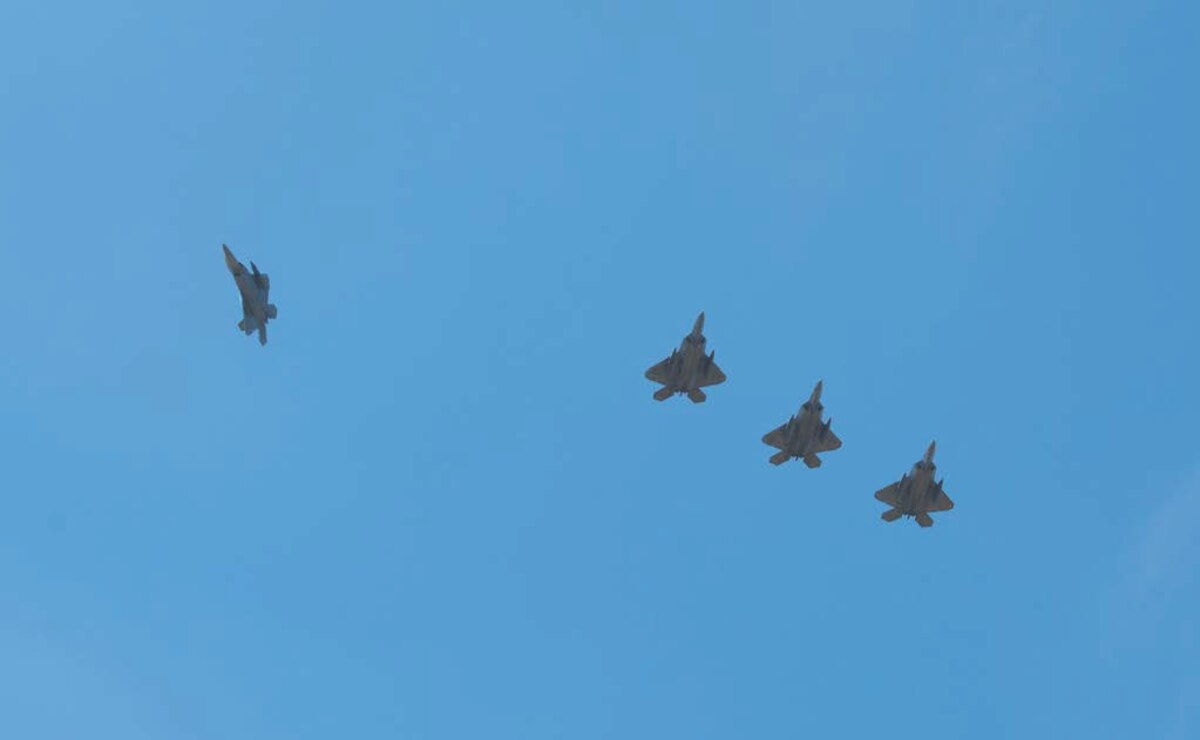 U.S. Air Force’s F-22 Raptor  has arrived to the 32nd Tactical Air Base, Łask, Poland, to support NATO Air Shielding.