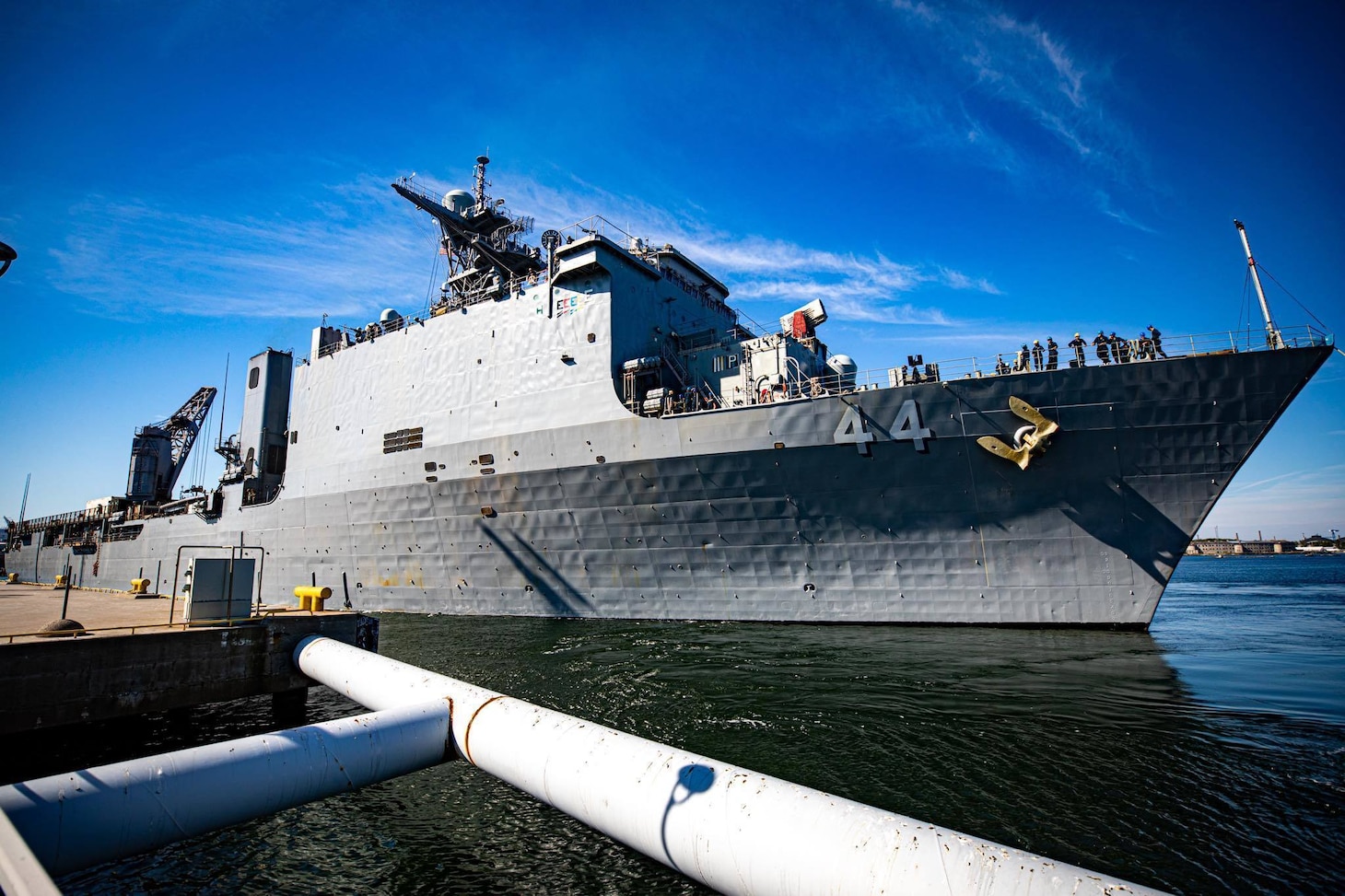 (August 5, 2022) The Whidbey Island-class dock landing ship USS Gunston Hall (LSD 44) enters port in Tallinn, Estonia for a scheduled port visit, August 5, 2022. USS Gunston Hall, assigned to the Kearsarge Amphibious Ready Group, under the command and control of Task Force 61/2, is on a scheduled deployment in the U.S. Naval Forces Europe area of operations, employed by U.S. Sixth Fleet to defend U.S., allied and partner interests. (Photo courtesy of Estonian Navy Lt. j.g. Aleksander Espenburg)