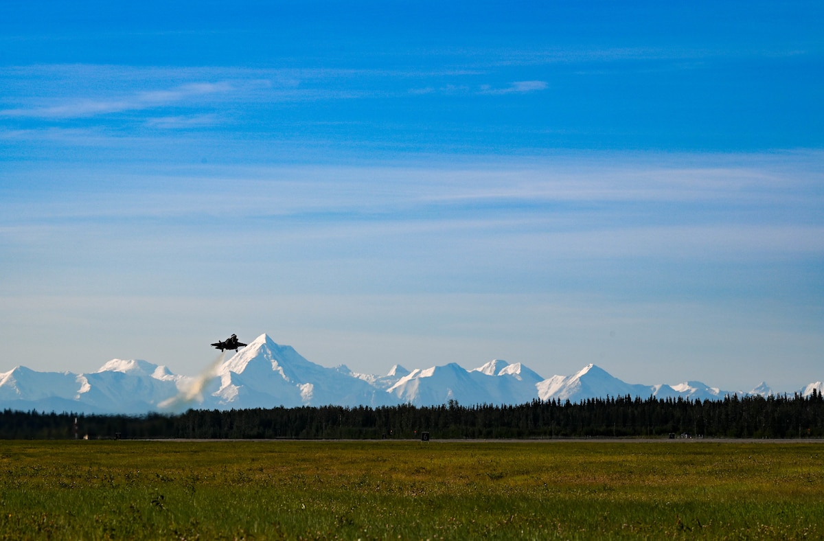 RF-A 22-3 takes flight at Eielson