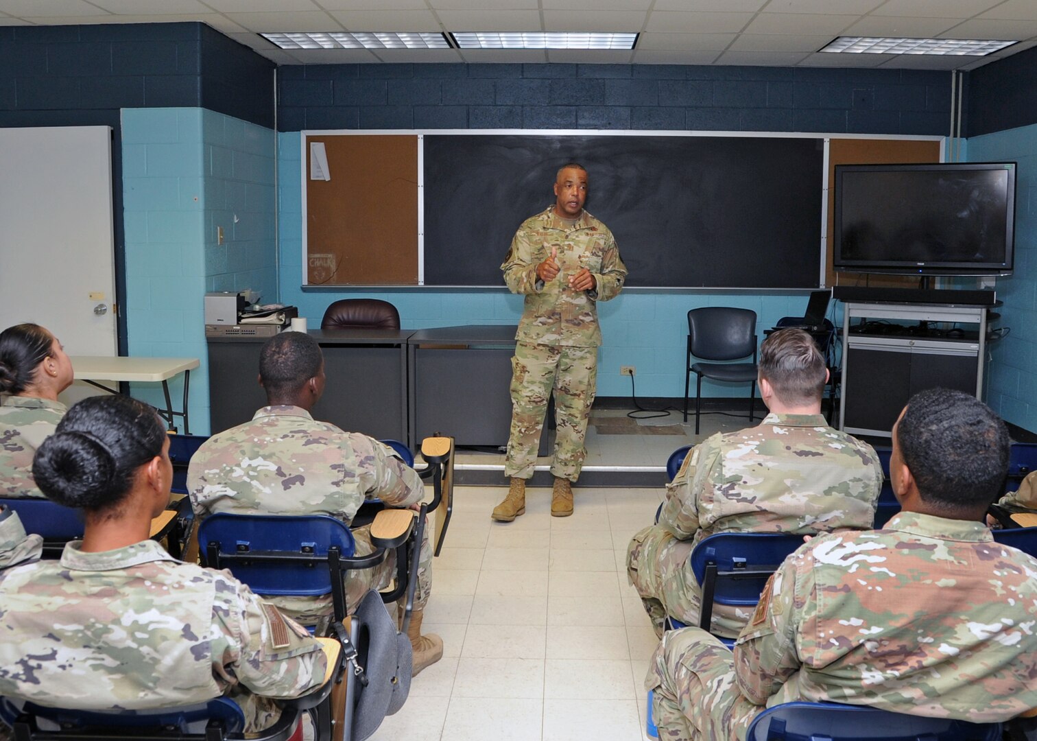 AFRC Command Chief visits 433rd TRS