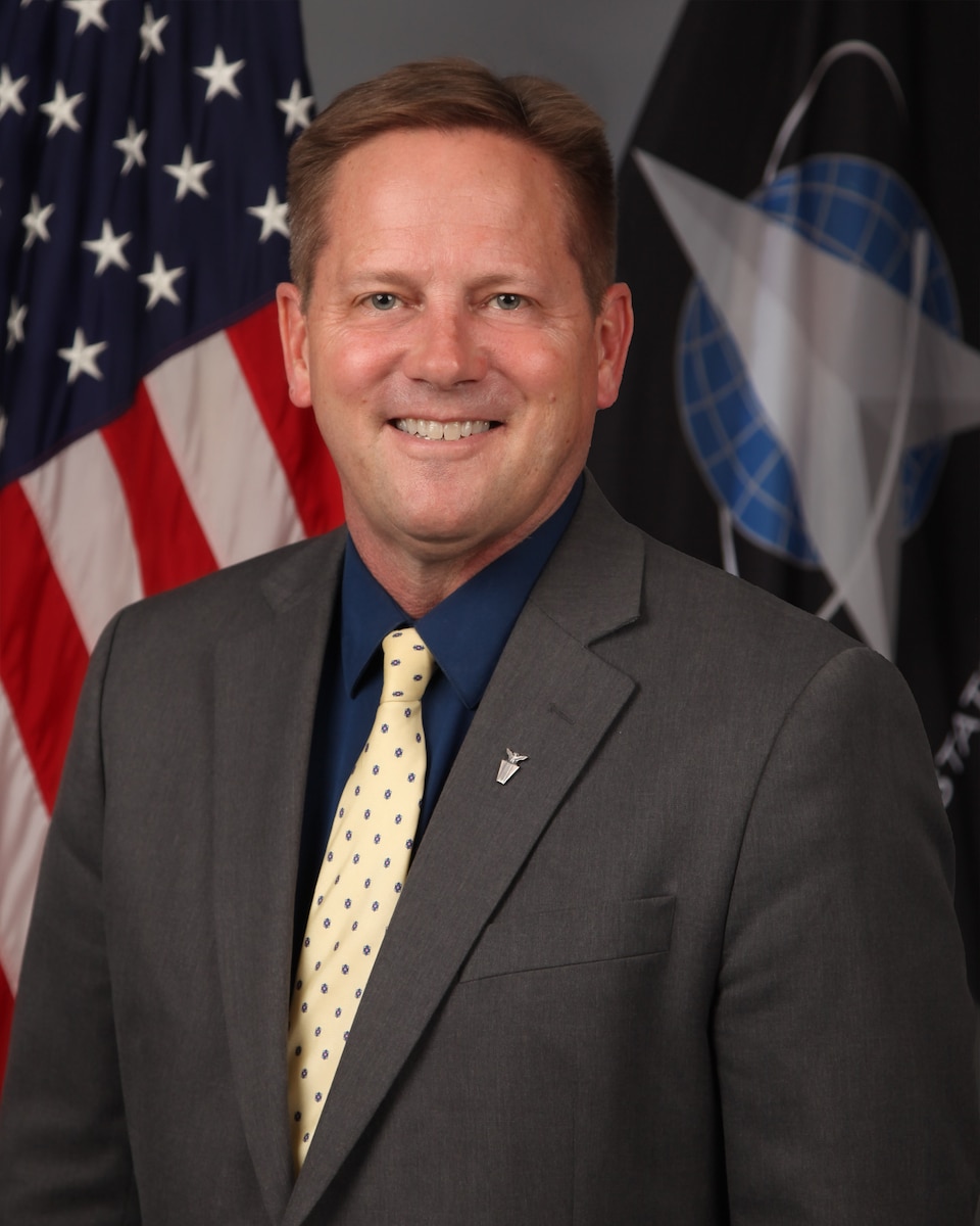 Official photo of Dr. Kelly Hammett, SES, USSF DRU Space RCO