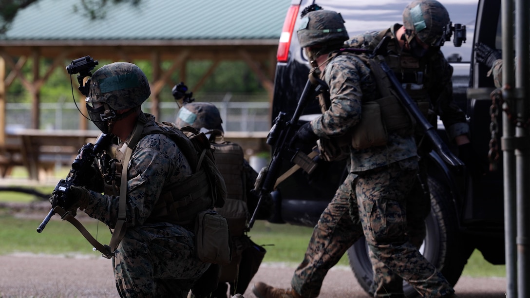 Marines with the Fleet Marine Force perform a remote advise and assist exercise with assistance from Marine Raiders with Marine Forces Special Operations Command during RAVEN, April 25, 2022. RAVEN is a training exercise held to evaluate all aspects of a Marine Special Operations Company prior to a special operations deployment. (U.S. Marine Corps photo by Lance Cpl. Brandon Marrero)