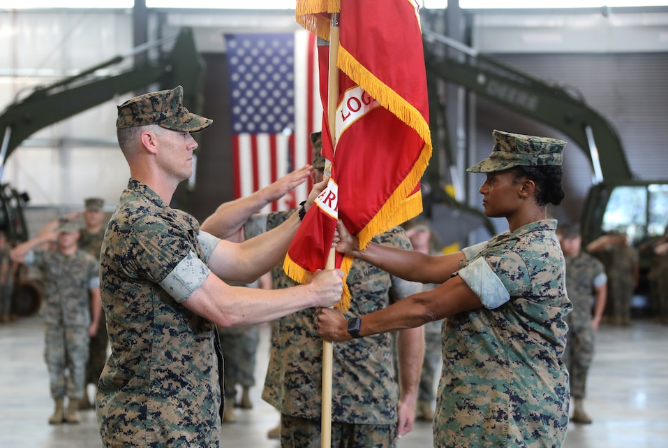 Headquarters Group Welcomes New Commander > Marine Corps Installations ...